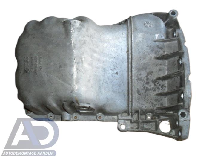 Usagé Couvercle carter Volkswagen Passat (3B2) 1.8 20V Prix € 39,99 Règlement à la marge proposé par Autodemontage Aandijk