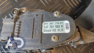 Gaspedalposition Sensor van een Daewoo Leganza 2.0 SX,CDX 16V 1999