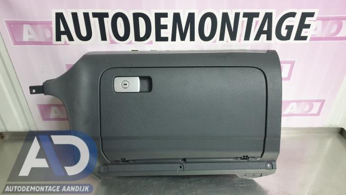 Begagnade Handskfack Volkswagen Golf V (1K1) 2.0 GTI 16V FSI Turbo Pris € 24,99 Marginaltabell erbjuds av Autodemontage Aandijk