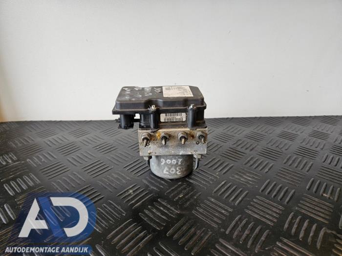 Begagnade ABS-pump Peugeot 307 Break (3E) 1.6 HDi 90 16V Pris € 39,99 Marginaltabell erbjuds av Autodemontage Aandijk