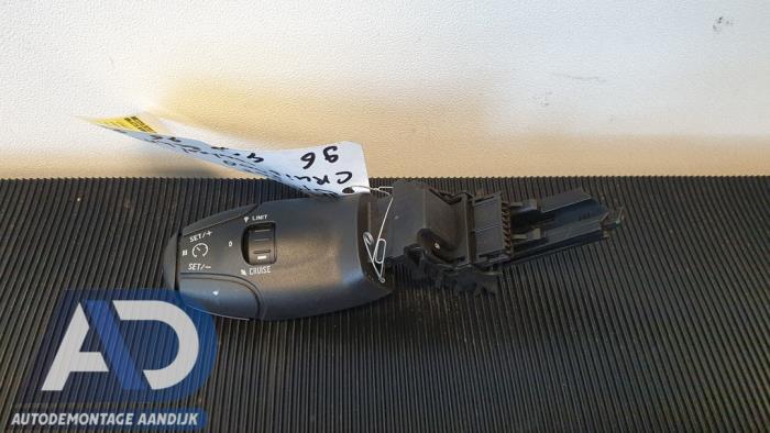 Używane Obsluga tempomatu Peugeot 407 SW (6E) 1.8 16V Cena € 19,99 Procedura marży oferowane przez Autodemontage Aandijk