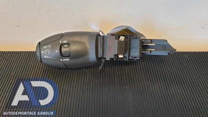 Używane Obsluga tempomatu Peugeot 407 (6C/J) 3.0 V6 24V VVT Cena € 19,99 Procedura marży oferowane przez Autodemontage Aandijk
