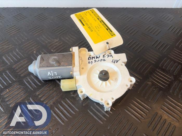 Usados Motor de ventanilla de puerta BMW 5 serie (E39) 520i 24V Precio € 24,99 Norma de margen ofrecido por Autodemontage Aandijk