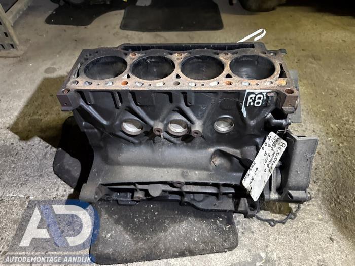Used Engine crankcase Renault Kangoo Express (FC) 1.9 D 65 Price € 149,99 Margin scheme offered by Autodemontage Aandijk