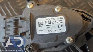 Gaspedalposition Sensor van een Opel Astra J (PC6/PD6/PE6/PF6) 1.4 16V ecoFLEX 2010