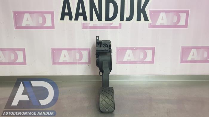 Begagnade Gaspedalsensor Volkswagen Polo IV (9N1/2/3) 1.4 16V Pris € 19,99 Marginaltabell erbjuds av Autodemontage Aandijk