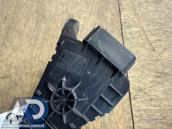 Gaspedalposition Sensor van een Toyota Prius (NHW20) 1.5 16V 2005
