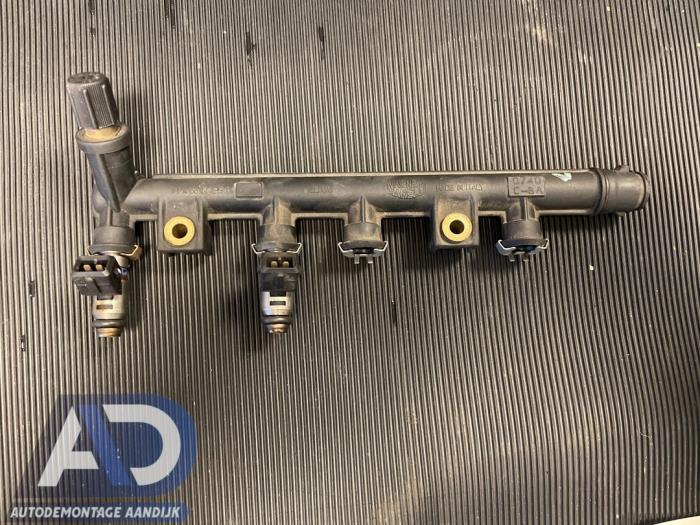 Usagé Système d'injection Fiat Punto II (188) 1.2 16V 3-Drs. Prix € 29,99 Règlement à la marge proposé par Autodemontage Aandijk