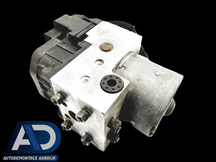 Begagnade ABS-pump Toyota Corolla (E12) 1.4 16V VVT-i Pris € 44,99 Marginaltabell erbjuds av Autodemontage Aandijk
