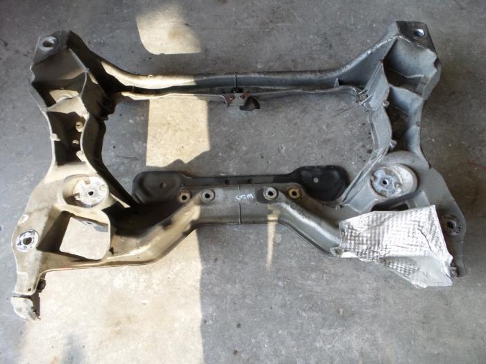 Subframe from a Mercedes-Benz C (W203) 1.8 C-180K 16V 2004
