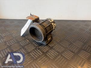 Luftmassenmesser van een Mazda 626 (GF12) 2.0i 16V GLX 1998