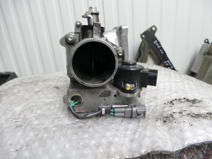 Throttle body from a Toyota Avensis 2006