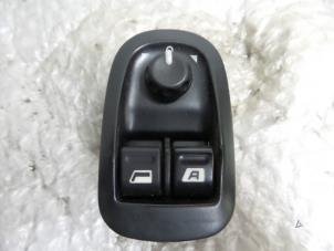 Used Multi-functional window switch Peugeot 206 Price on request offered by Autodemontage Aandijk