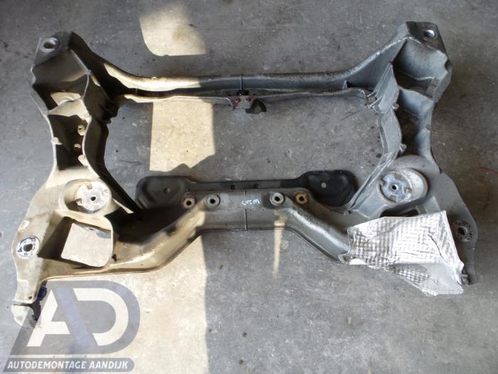 Used Subframe Mercedes C (W203) 1.8 C-200K 16V Price € 99,99 Margin scheme offered by Autodemontage Aandijk