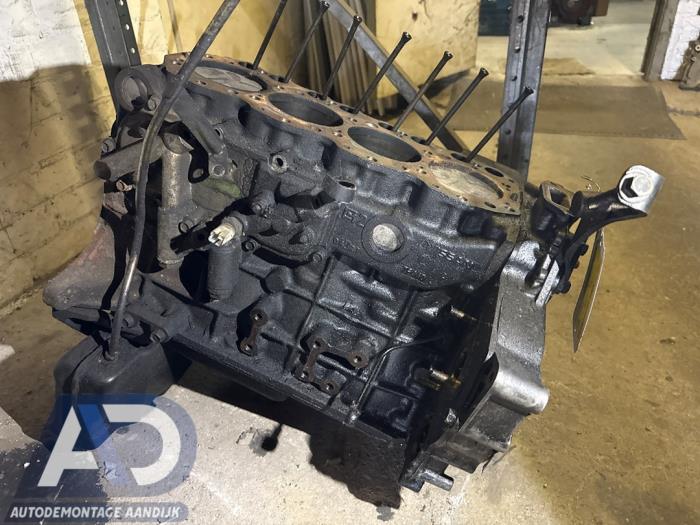 Used Engine crankcase Nissan Terrano II (R20/TR50) 2.7 TDi Price € 299,99 Margin scheme offered by Autodemontage Aandijk