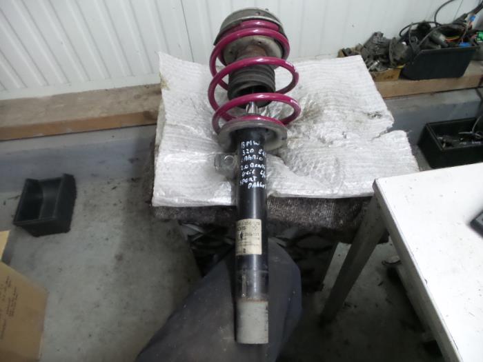 Front shock absorber rod, left from a BMW 3 serie (E46/2C) 318 Ci 16V 2002
