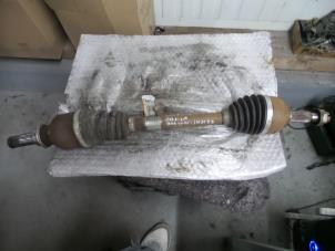 Used Front drive shaft, left Renault Modus Price on request offered by Autodemontage Aandijk
