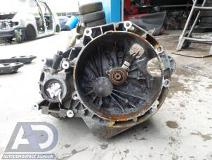 Getriebe van een Volkswagen Sharan (7M8/M9/M6) 2.0 1999