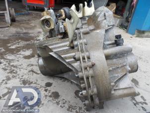 Getriebe van een Volkswagen Sharan (7M8/M9/M6) 2.0 1999