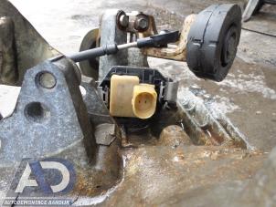 Getriebe van een Volkswagen Sharan (7M8/M9/M6) 2.0 1999