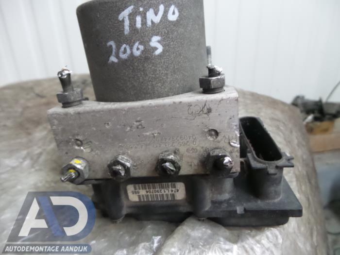 Używane Pompa ABS Nissan Almera Tino (V10M) 1.8 16V Cena € 49,99 Procedura marży oferowane przez Autodemontage Aandijk