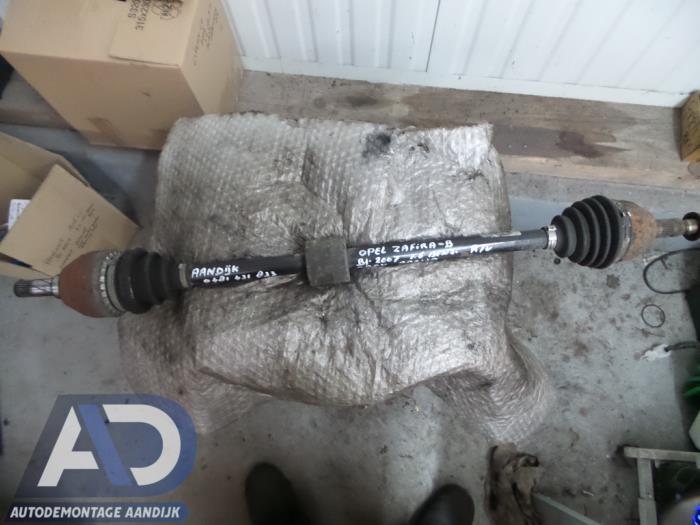 Front drive shaft, right from a Opel Zafira (M75) 1.6 16V 2007