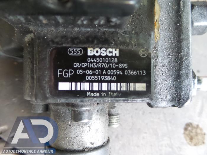 Mechanical fuel pump Opel Vivaro - 0445010128 Z19DT BOSCH