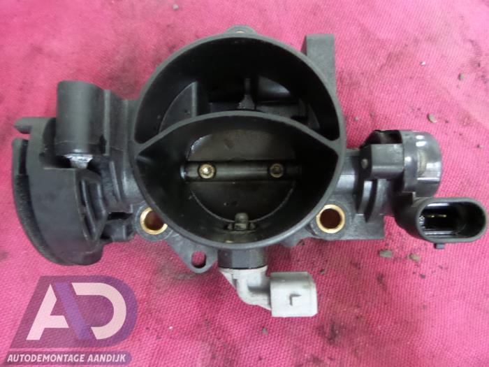 Gebrauchte Drosselklappengehäuse Peugeot 206 (2A/C/H/J/S) 1.4 XR,XS,XT,Gentry Preis € 19,99 Margenregelung angeboten von Autodemontage Aandijk