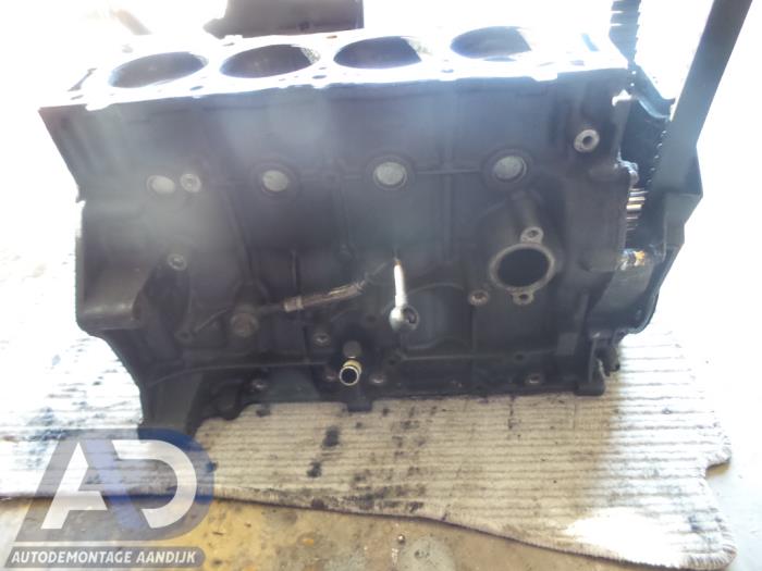 Used Engine crankcase Ford Focus C-Max 2.0 TDCi 16V Price on request offered by Autodemontage Aandijk