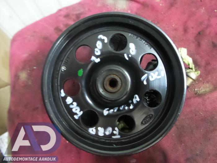 Usagé Pompe de direction Ford Focus 1 1.8 TDdi Prix € 29,99 Règlement à la marge proposé par Autodemontage Aandijk