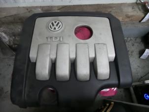 Usados Chapa protectora motor Volkswagen Touran (1T1/T2) 2.0 TDI 16V 140 Precio € 34,99 Norma de margen ofrecido por Autodemontage Aandijk