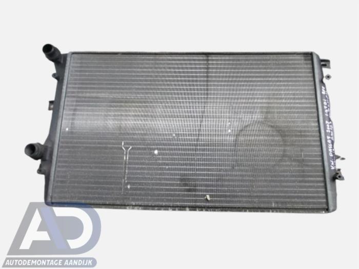 Used Radiator Volkswagen Passat (3C2) 1.9 TDI Price € 34,99 Margin scheme offered by Autodemontage Aandijk