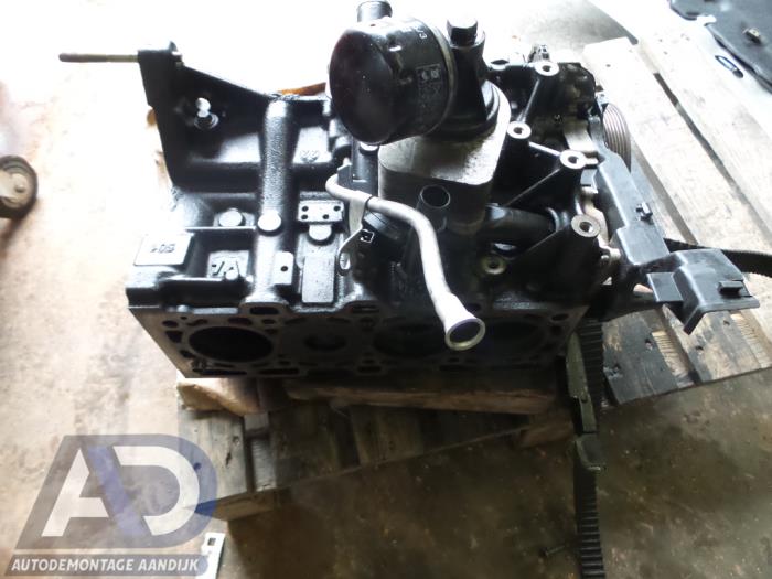 Used Engine crankcase Renault Scénic II (JM) 1.5 dCi 100 Price on request offered by Autodemontage Aandijk