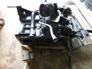 Used Engine crankcase Renault Scénic II (JM) 1.5 dCi 100 Price on request offered by Autodemontage Aandijk