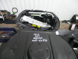 Usados Juego de reparación de neumáticos Seat Ibiza III (6L1) 1.2 12V Precio € 29,99 Norma de margen ofrecido por Autodemontage Aandijk