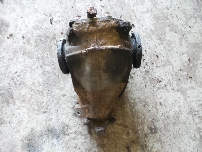Rear differential from a Mercedes-Benz C Combi (S202) 2.2 C-220 CDI 16V 2000