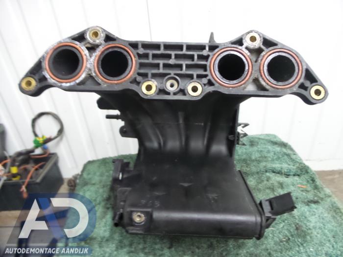 Ansaugbrugge van een Peugeot 306 (7A/C/S) 1.4 2000