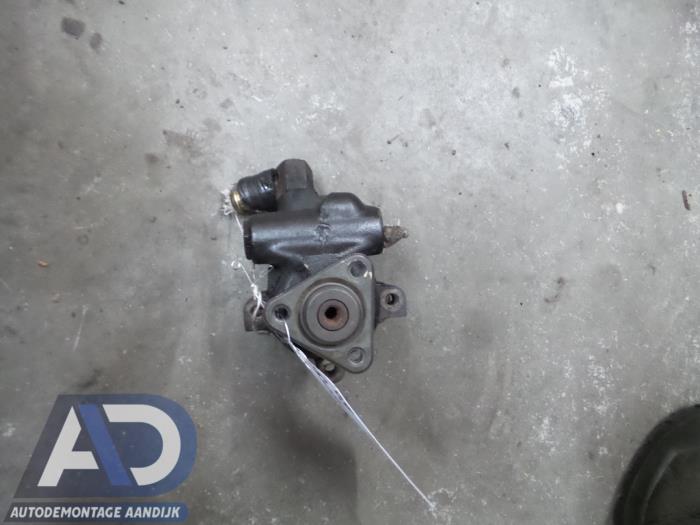 Usagé Pompe de direction Ford Escort 6 (AAL/ABL) 1.8 TD Laser Prix € 29,99 Règlement à la marge proposé par Autodemontage Aandijk