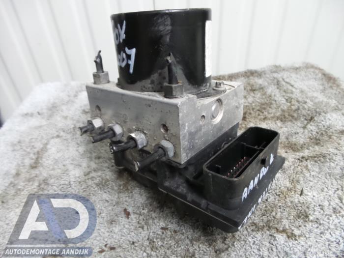 Used ABS pump Volkswagen Fox (5Z) 1.2 Price € 39,99 Margin scheme offered by Autodemontage Aandijk