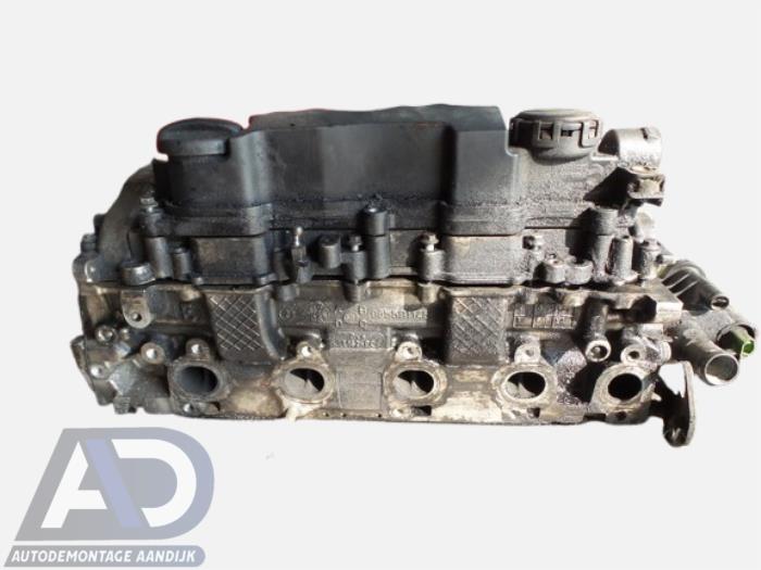 Usados Culata Peugeot 307 (3A/C/D) 1.6 HDi 16V Precio € 149,99 Norma de margen ofrecido por Autodemontage Aandijk