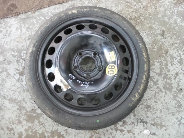 Space-saver spare wheel from a Opel Vectra C GTS 1.8 16V 2007