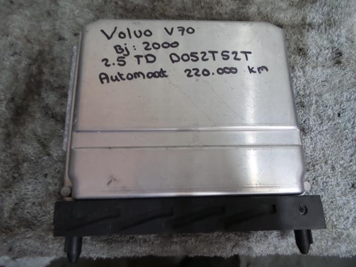 Ordinateur gestion moteur d'un Volvo V70 2000