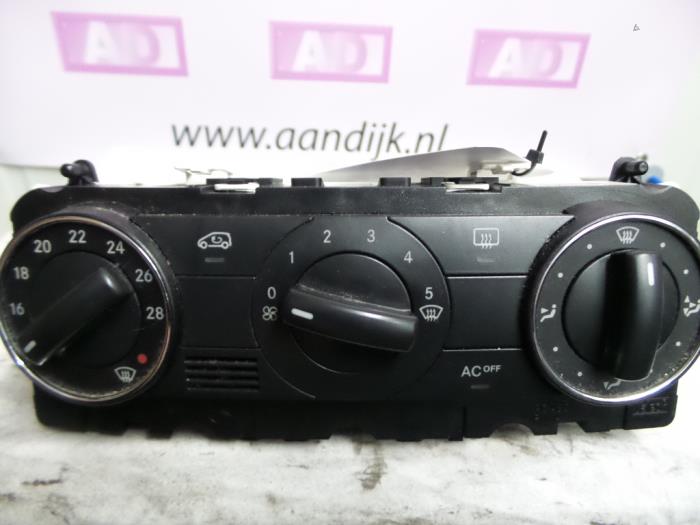 Air conditioning control panel from a Mercedes A-Klasse 2006