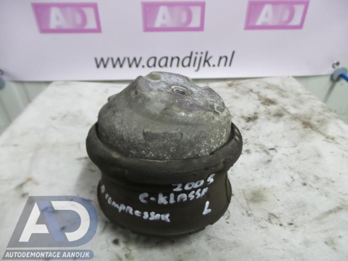 Used Engine mount Mercedes C (W203) 1.8 C-200K 16V Price € 24,99 Margin scheme offered by Autodemontage Aandijk