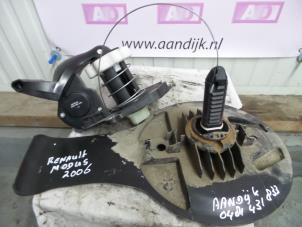 Gebrauchte Aufhängemechanik Reserverad Renault Modus Preis € 50,00 Margenregelung angeboten von Autodemontage Aandijk