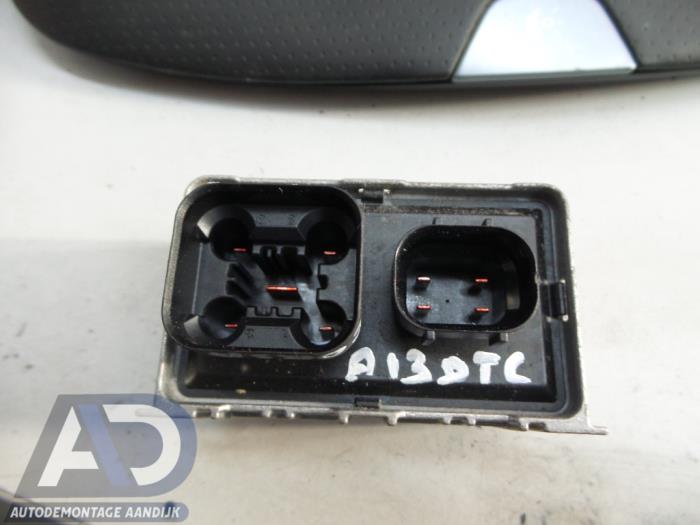 Glow plug relay Opel Corsa D 1.3 CDTi 16V ecoFLEX 55574293