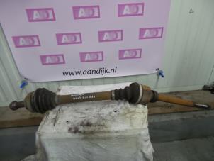 Used Front drive shaft, right Peugeot 308 Price on request offered by Autodemontage Aandijk