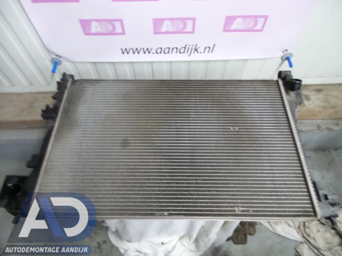 Usagé Radiateur Opel Vectra C GTS 2.2 16V Prix € 39,99 Règlement à la marge proposé par Autodemontage Aandijk