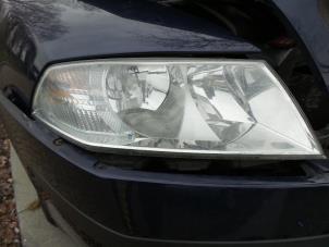 Used Headlight, right Skoda Octavia Combi (1Z5) 1.6 FSI 16V Price € 49,99 Margin scheme offered by Autodemontage Aandijk