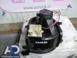 Used Heating and ventilation fan motor Renault Clio Price on request offered by Autodemontage Aandijk